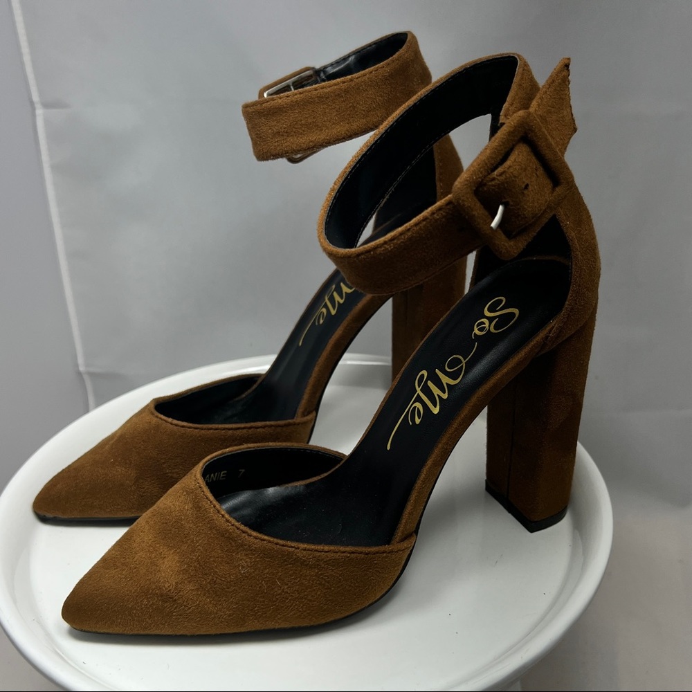 So Me Womanโs Faux Suede Heels